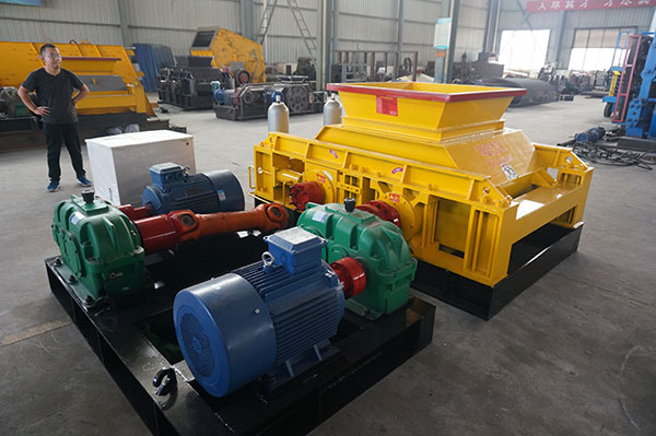 對(duì)輥破碎機(jī)發(fā)貨圖