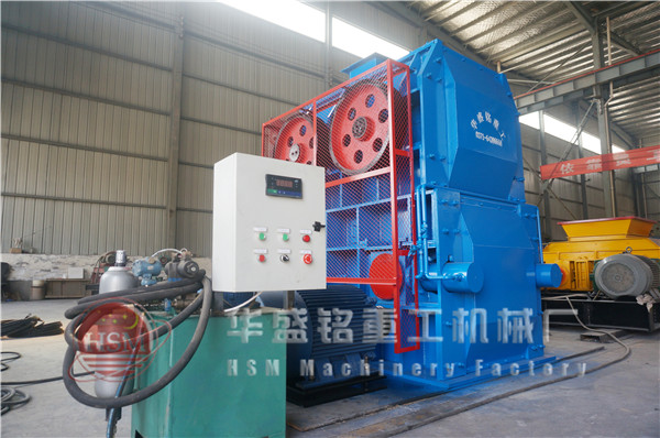 四輥破碎機廠家與客戶溝通需要耐心